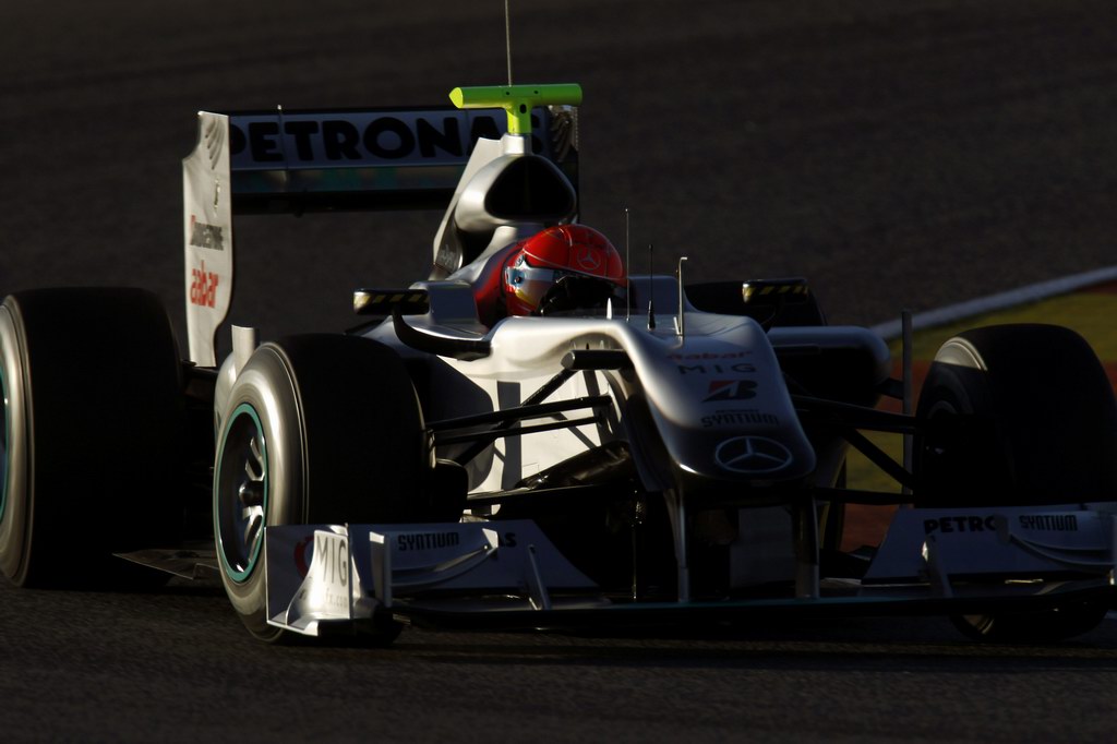 Test Valencia primi km, 2010 Formula One Testing
Valencia, Spain.
1st February 2010.
Michael Schumacher, Mercedes GP W01. Action.
World Copyright: Andrew Ferraro /LAT Photographic
ref: Digital Image_Q0C1559.jpg